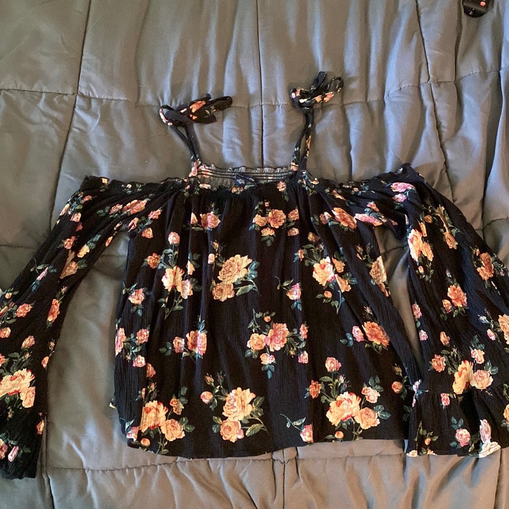 American Eagle Floral off the shoulder top, medium